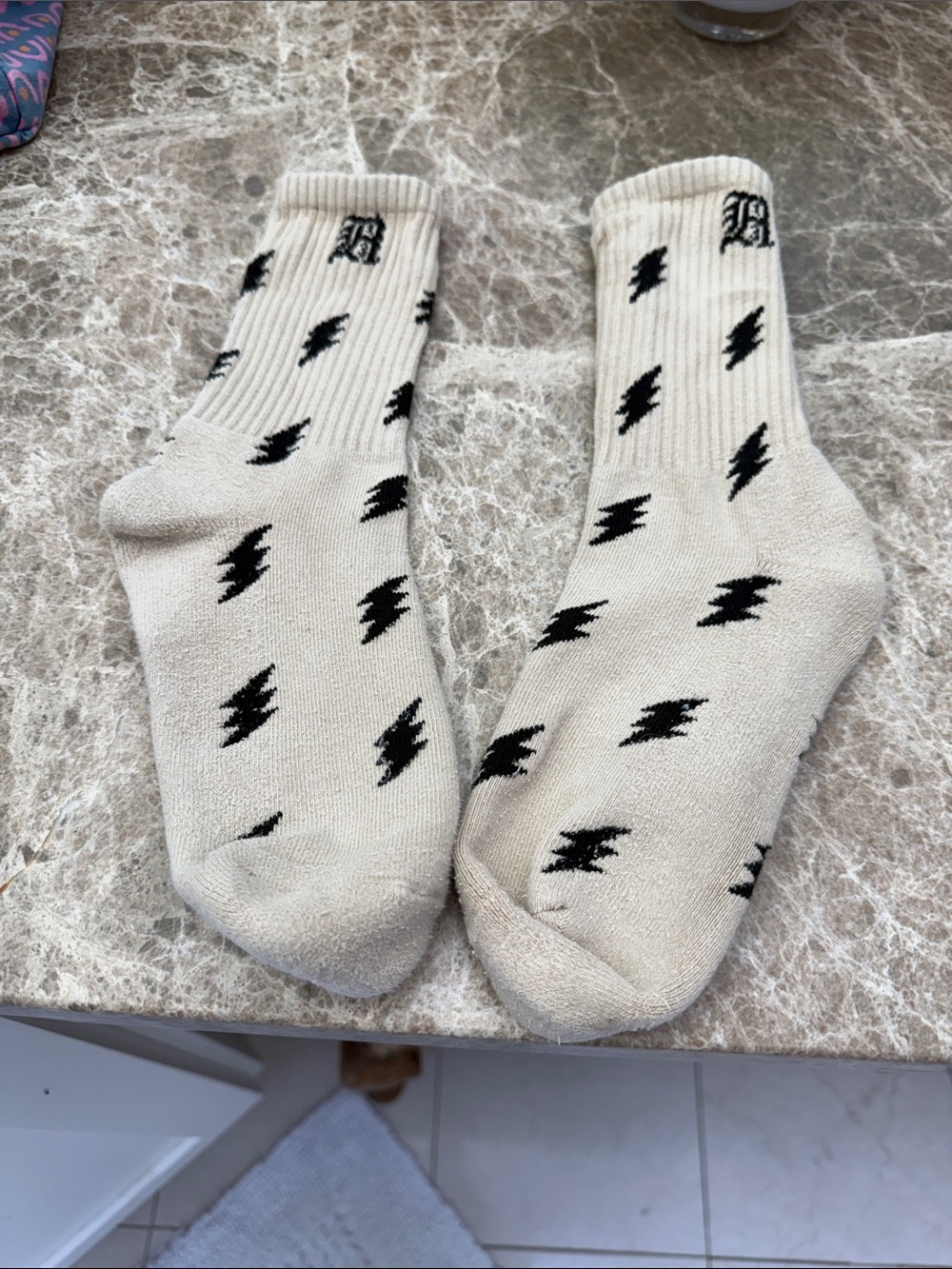 R13 socks